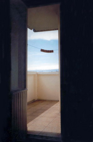 © Suren Manvelyan - Дверь нашего балкона