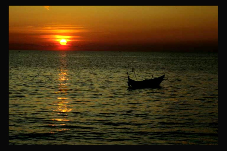 © sveta - The Old Boat & The Sea