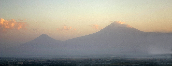 © Suren Manvelyan - Арарат вечером.