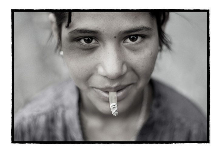 © Роман Боднарчук - Портрет цыганки с фингалом и сигаретой неизвестной марки