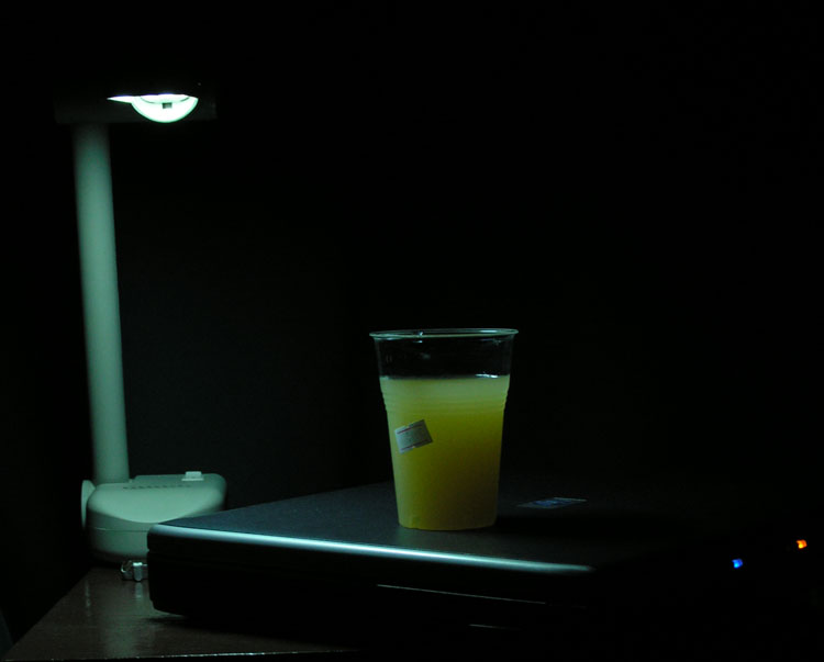© Hovhannes Hovhannisyan - ...Лампа, ноутбук, стакан и ценник на стакане