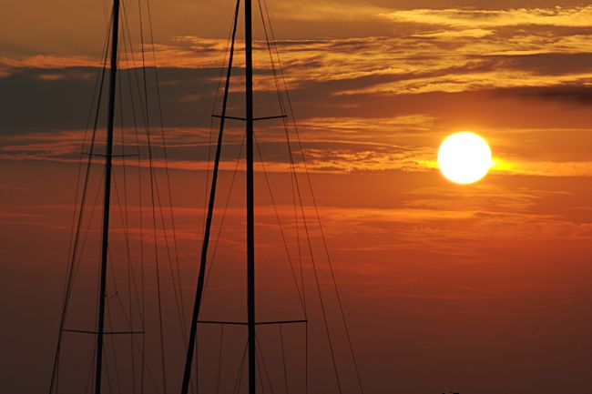 © Suren Manvelyan - Yachts and sunset