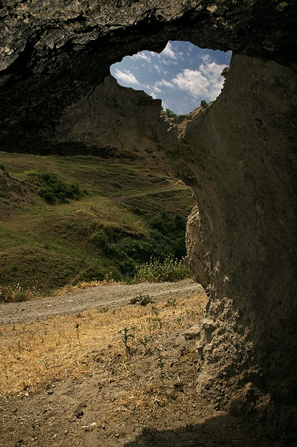 © Suren Manvelyan - Пещеры села Тех