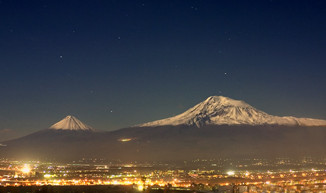 © Suren Manvelyan - Ararat at night.