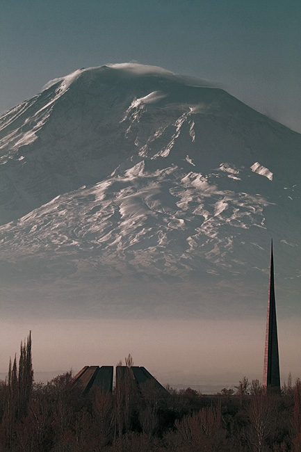 © Suren Manvelyan - Ararat and Genocide memorial