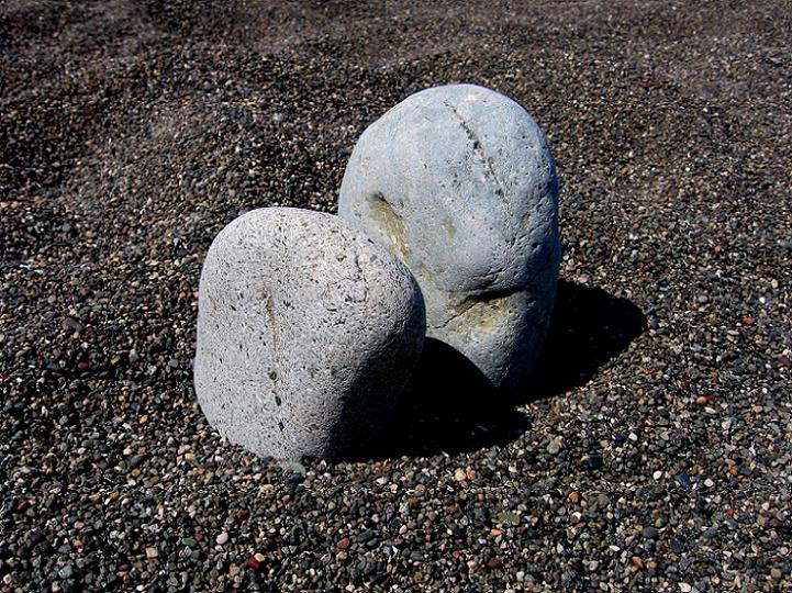© Mahari Biayna - //