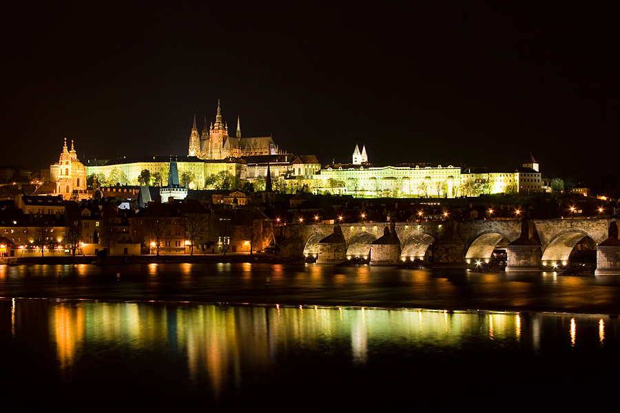 © Michael Bartikyan - Ночь в Праге