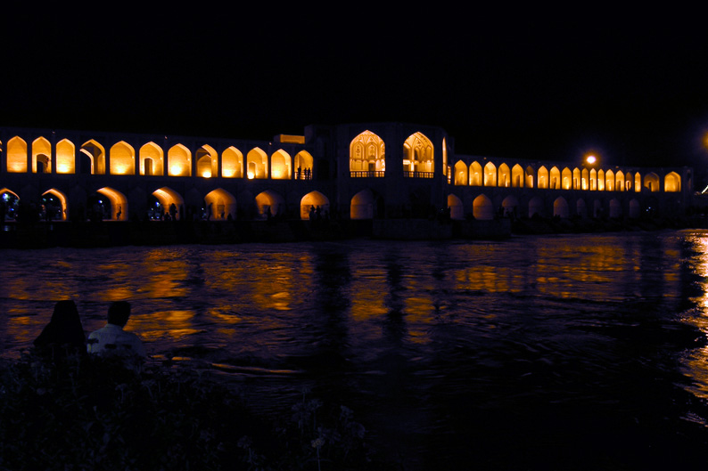 © RAFAEL BADASYAN - Мост в Исфаане