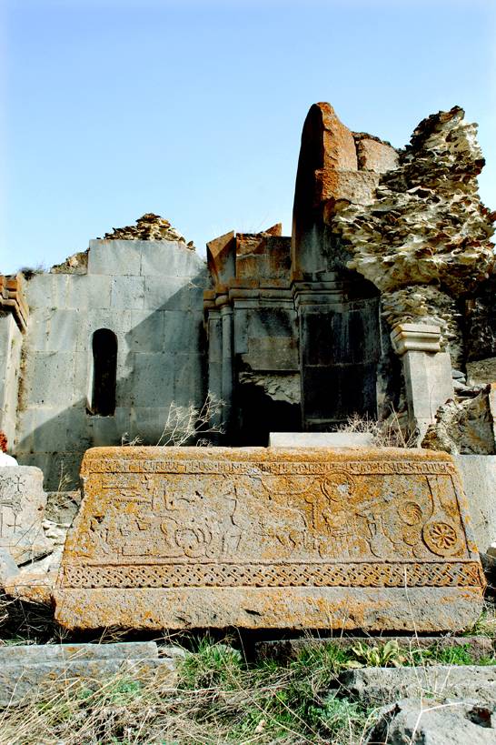 © Tatevik Melkonyan - Аратес (Егегнадзор)  6 - 12 век