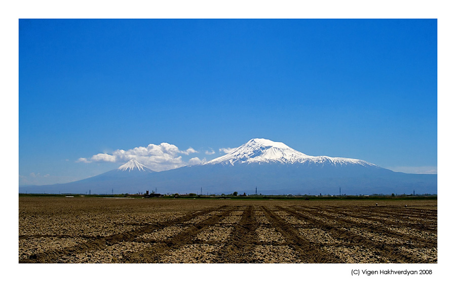 © Vigen Hakhverdyan - Blue Ararat