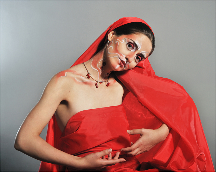 © Senekerimyan Hayk - Girl in red 2