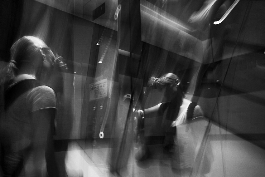 © Levon Melik-Saakian - В лифте