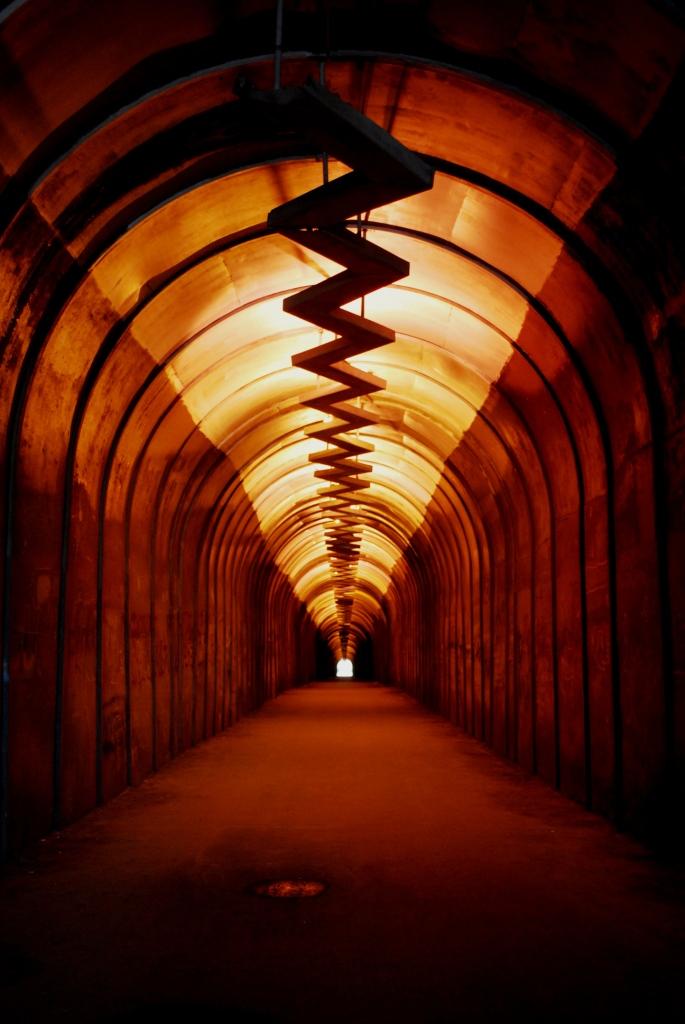 © Lilit Safaryan - свет в конце тунеля