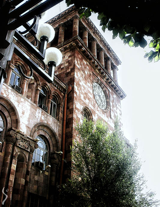 © Si - Main clock of Armenia
