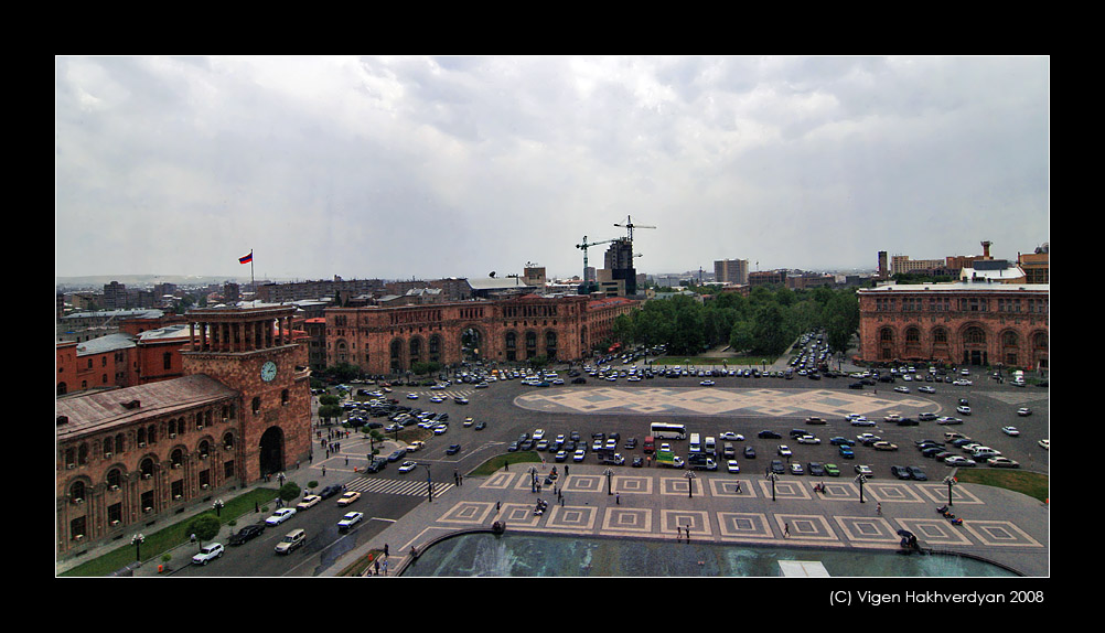 © Vigen Hakhverdyan - Republic square