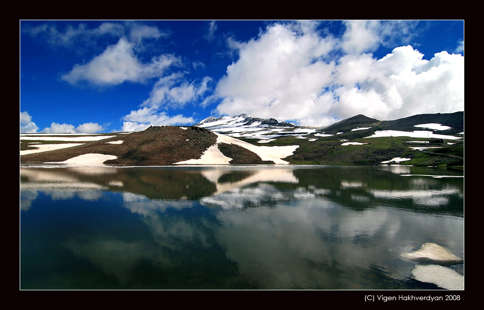 © Vigen Hakhverdyan - Aragats in Qari litch