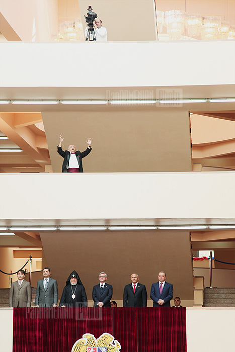 © Sedrak Mkrtchyan - Hovhannes Chekidjian [M] and Armenian leaders [B] during the inauguration of Gagik Beglaryan as Mayor of Yerevan