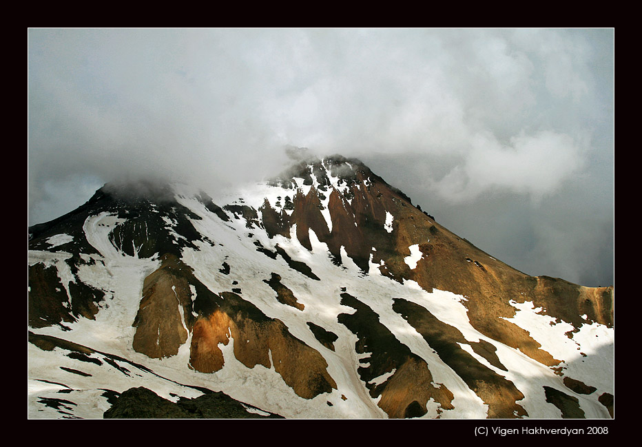 © Vigen Hakhverdyan - На вершине Арагаца 2