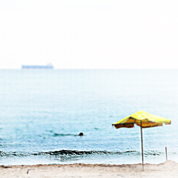 © Ani Zakaryan - мой желтый зонтик -твой одинокий кораблик
