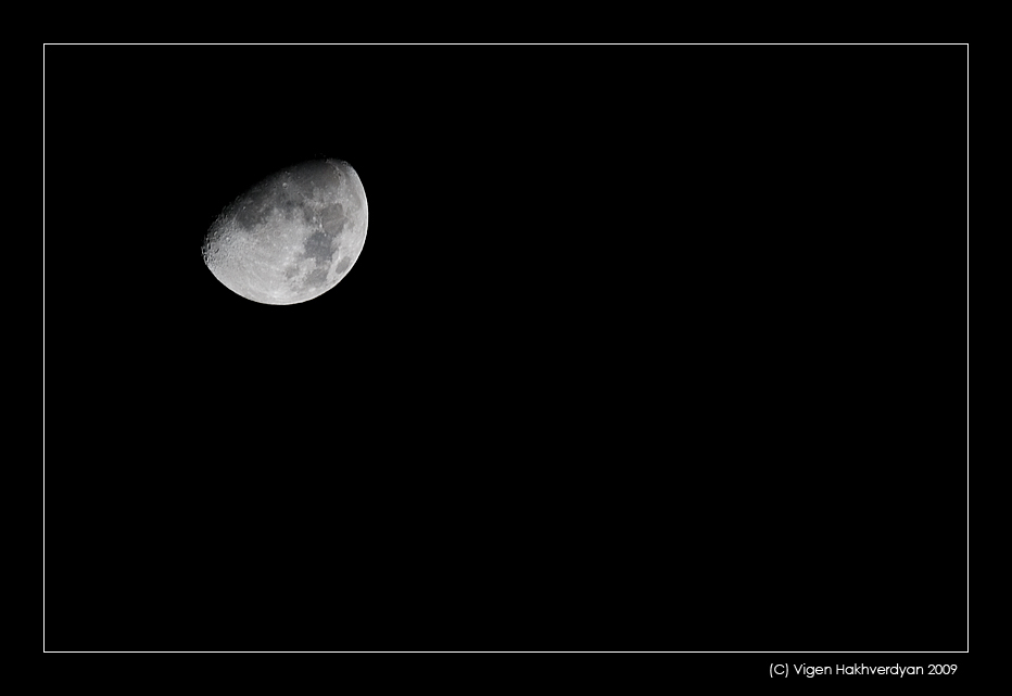 © Vigen Hakhverdyan - Moon over Duryan street