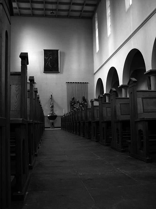 © Lusin Paravyan - Empty church