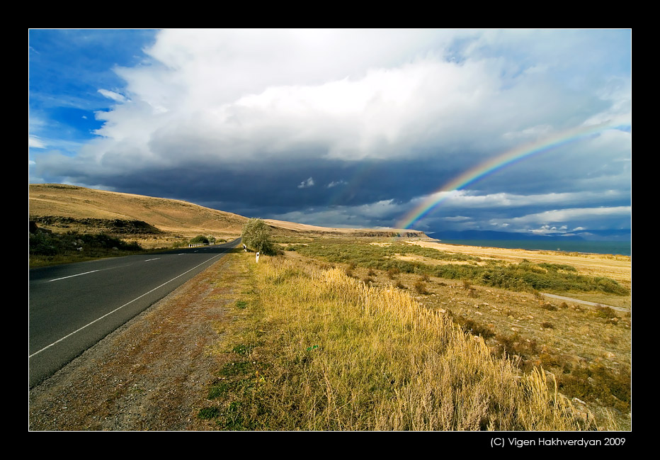 © Vigen Hakhverdyan - Road and rainbow