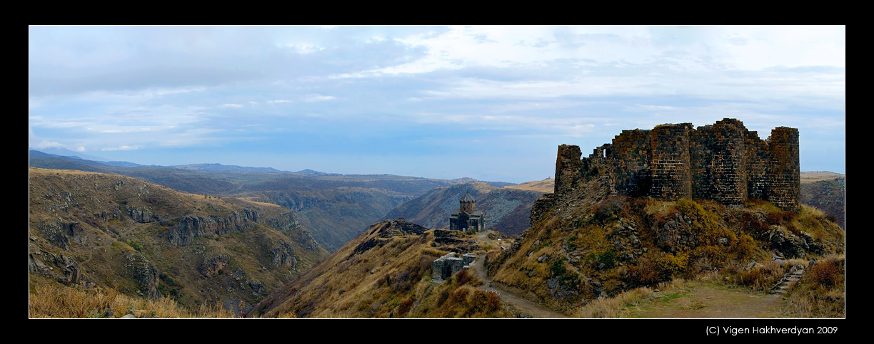 © Vigen Hakhverdyan - Amberd...panorama