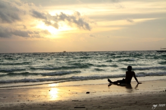 © Rage Martin Baluyot - watching the waves