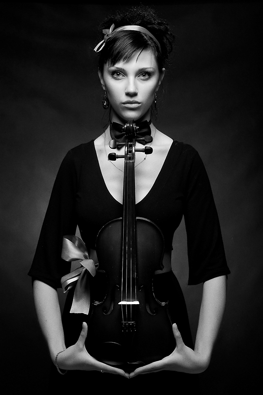 © Дмитрий Багдасарьян - Девочка со скрипкой #2