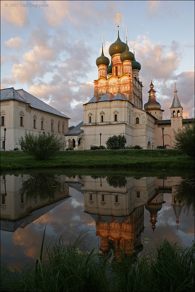 © Юрий Дегтярёв ( Yuri Degtyarev ) - - Ростов Великий. Кремль на рассвете. -