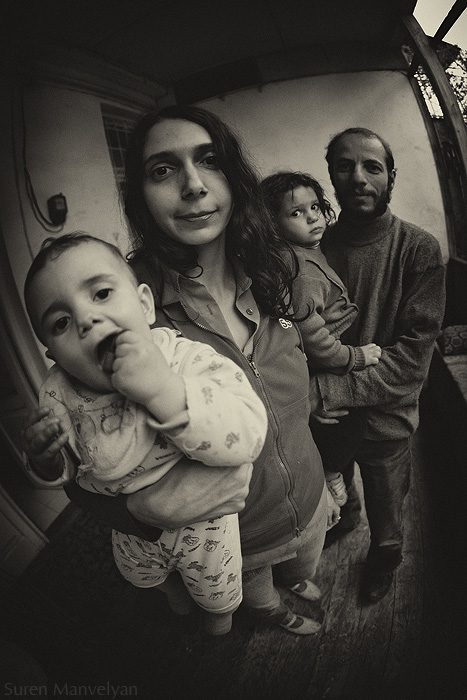 © Suren Manvelyan - Семейный портрет друзей