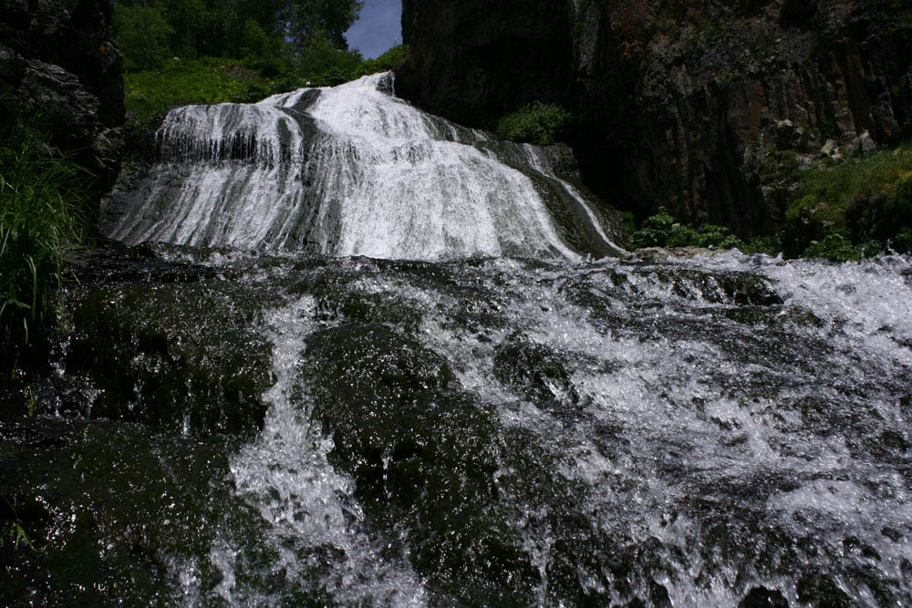 © Karen Nersisyan - Jermuk waterfall