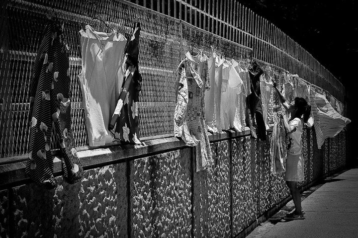 © Keith Ng - Drying clothes, Hong Kong