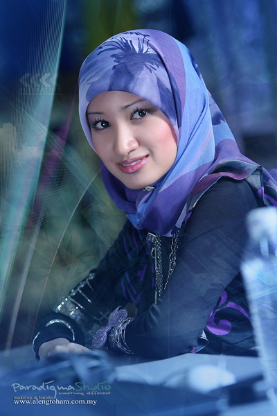 © mohd noor yasin - Blue Girl