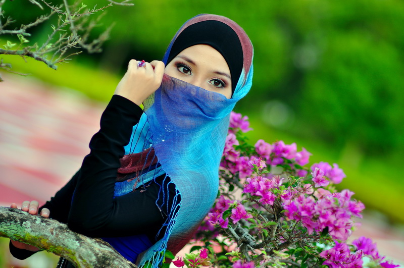 © mohd noor yasin - Muslim Girl