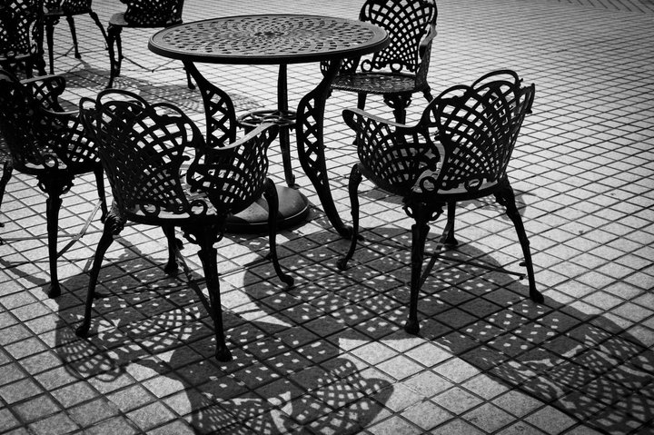 © Keith Ng - Chair and shadow, Hong Kong