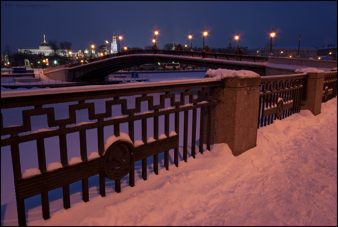 © Юрий Дегтярёв ( Yuri Degtyarev ) - - Москва. Лужков мост. -