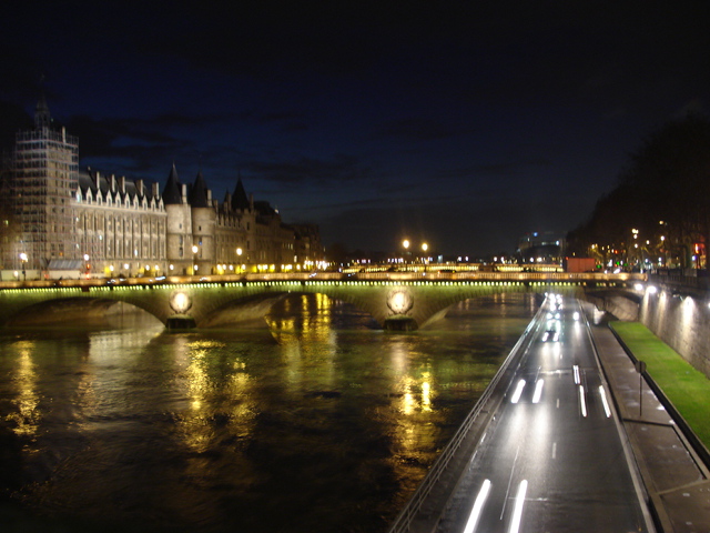 © Tatiana Aroutiounian - sur la Seine