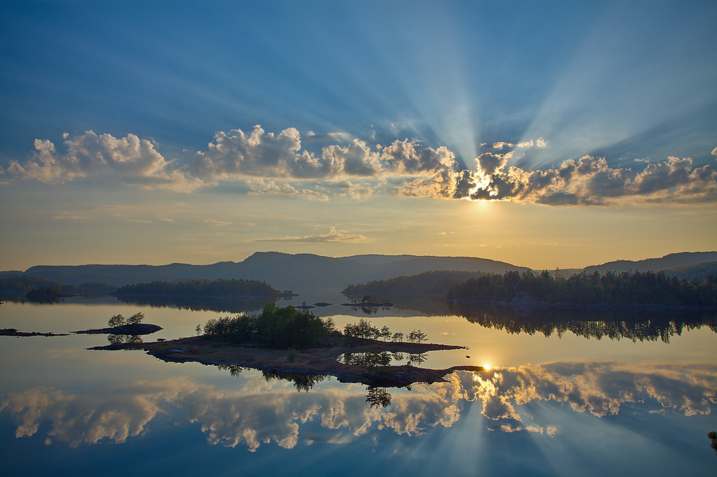 © Tore Heggelund - Reflections