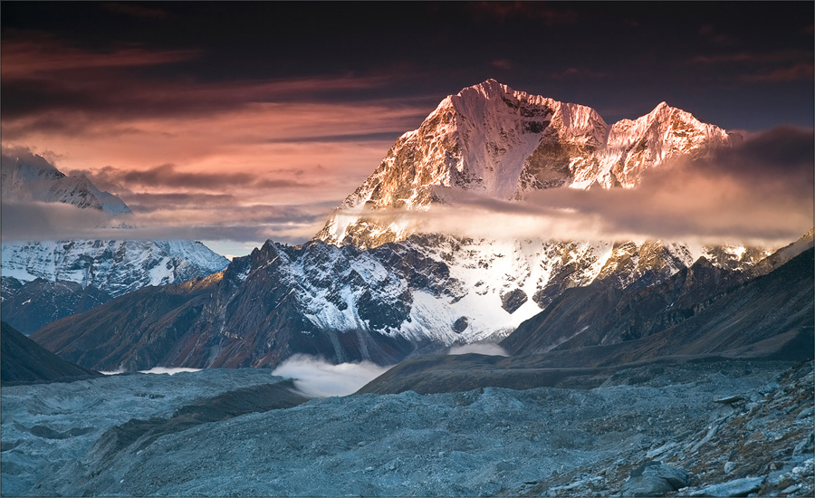 © Anton Jankovoy - ICE & FIRE ((Changri 6027 m))