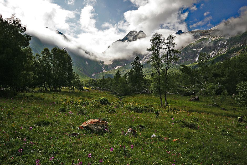 © alexej pavelchak - Bad weather at Sofiya Saddle