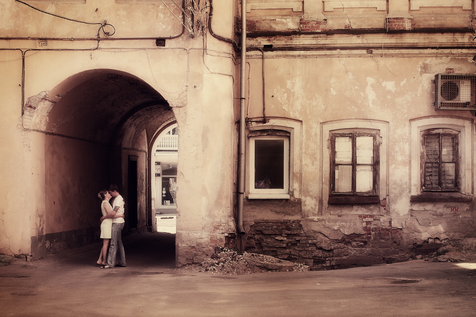 © Vadimej Shimanoff - old courtyard