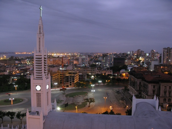 © Viktor Krivoruchko - Ночная столица Мозамбика