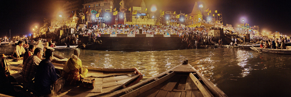 © Aleksandr Viakhiriev - varanasi_gang