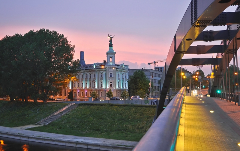 © Viktor Olesov - Sunset in Vilnius-City