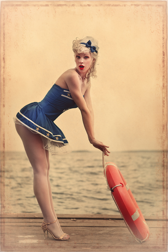 © Yuri Iluhin - New Pin-Up Girl