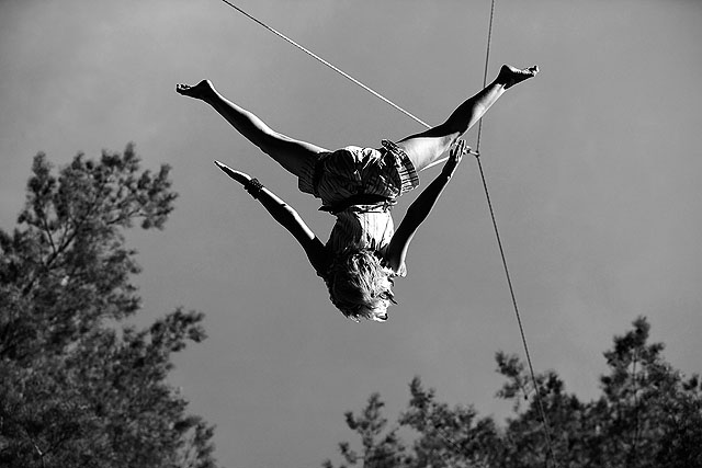 © Andrey Radchenkov - girls can fly