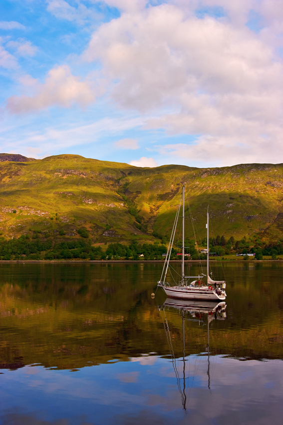 © Sandy McLachlan - Yacht on Loch Linnhe, Scotland