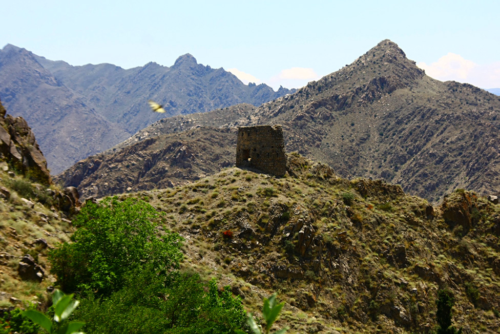 © Ruben - Ruins of castle in Meghry-Развалины крепости в Мегри