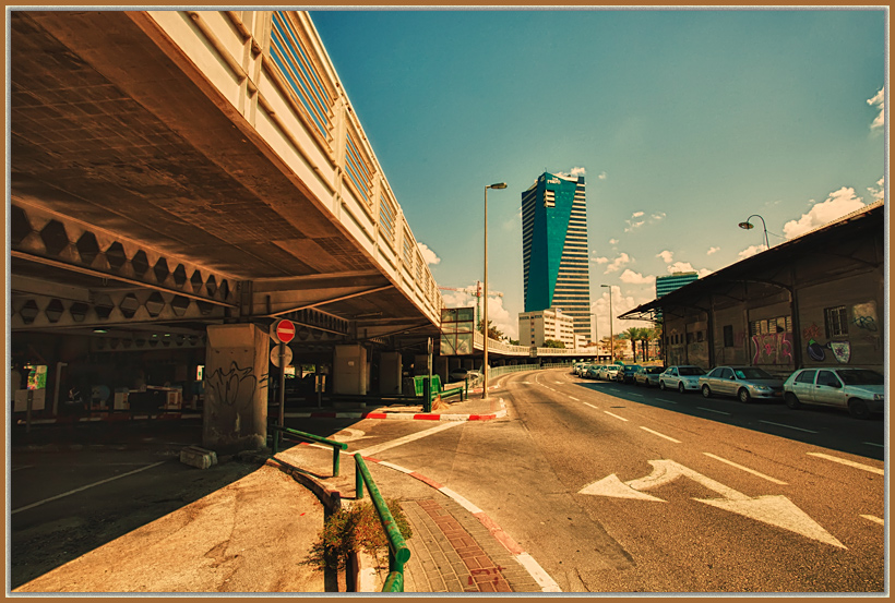 © Alexander Tolchinskiy - Tel-Aviv 3044